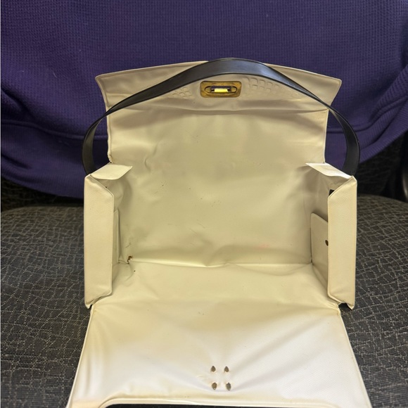 Sold Vintage Hassenfeld Bros Inc. No. 1909 Child’s Purse Vinyl - Picture 6 of 7